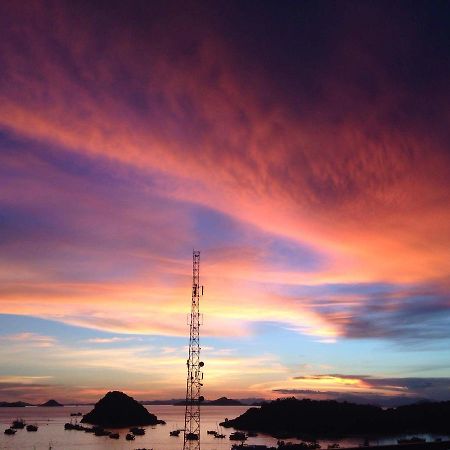 Mawar Hotel Labuan Bajo Esterno foto