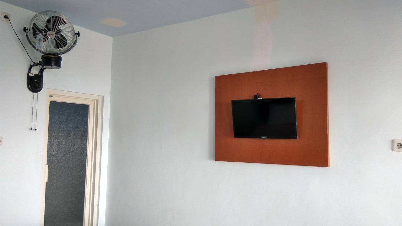 Mawar Hotel Labuan Bajo Esterno foto