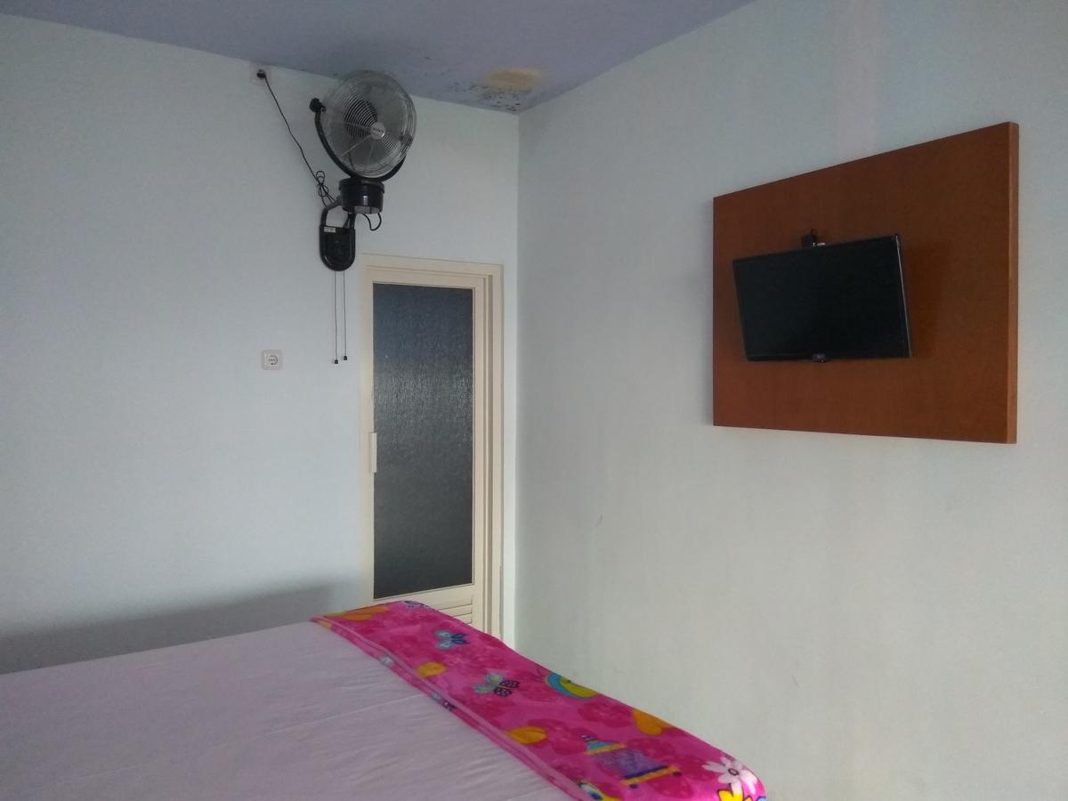 Mawar Hotel Labuan Bajo Esterno foto